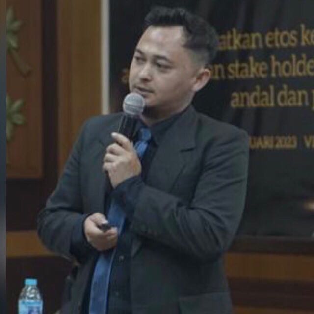 melarikan diri