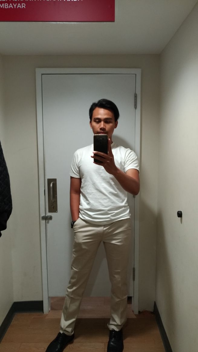 melarikan diri