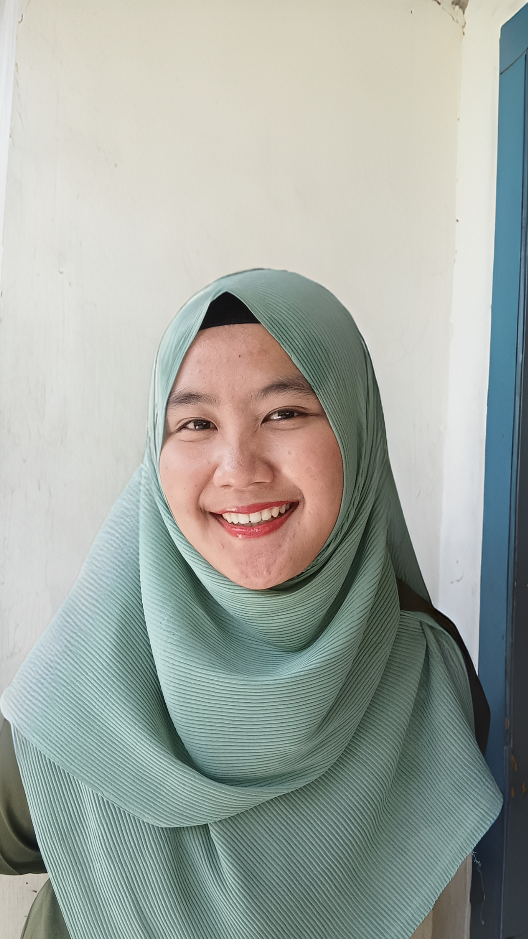 melarikan diri