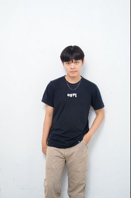 melarikan diri